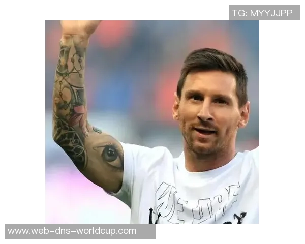 马丁内斯的传奇之路：从草根球员到世界足球巨星的蜕变与奋斗